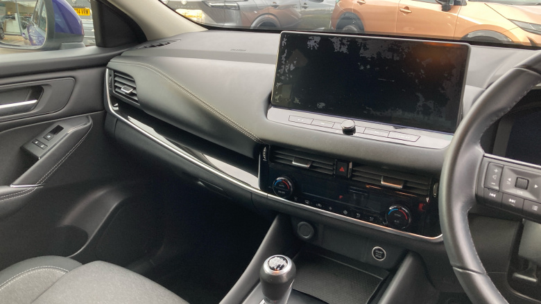 Nissan Qashqai 1.3 DiG-T MH N-Connecta 5dr Petrol Hatchback